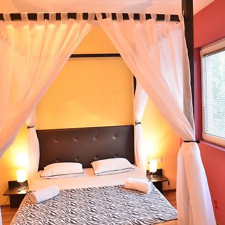 Hostel Kalonis Skopje Eksteriør bilde