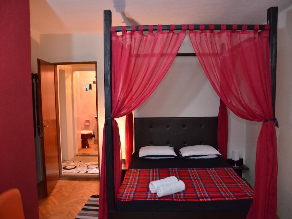 Hostel Kalonis Skopje Eksteriør bilde
