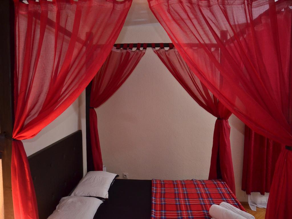 Hostel Kalonis Skopje Rom bilde